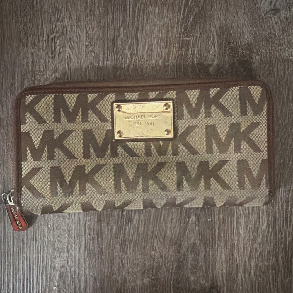 Michael Kors wallet